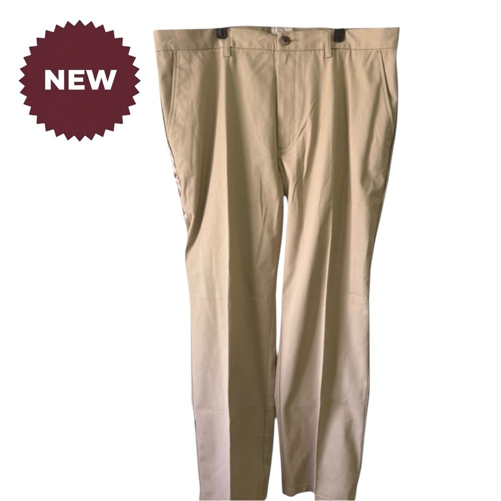 St John’s Bay Easy Care Classic Fit Men’s khaki Pants 40x32 NWT